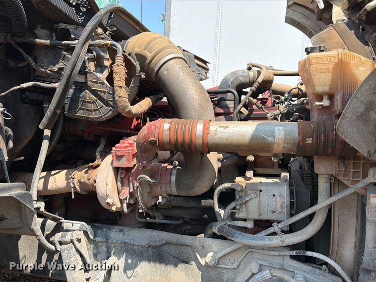 image for item YA3890 2019 Kenworth T880 dump truck