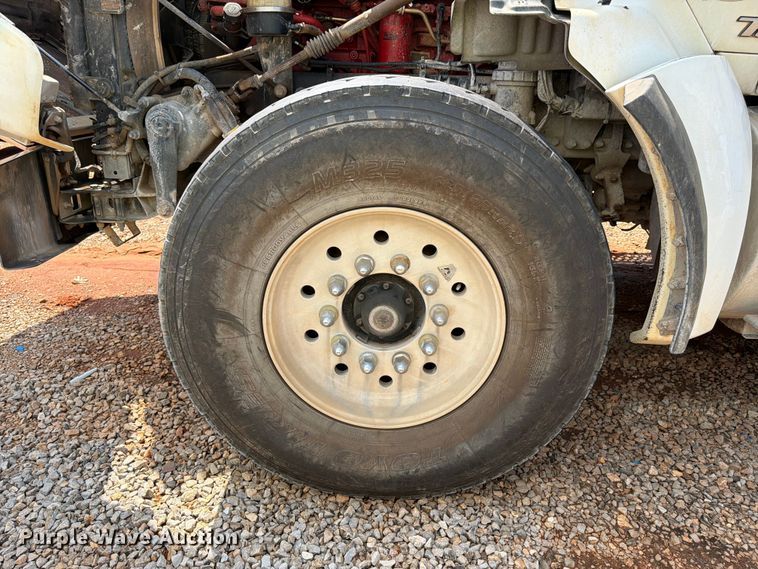 image for item YA3890 2019 Kenworth T880 dump truck
