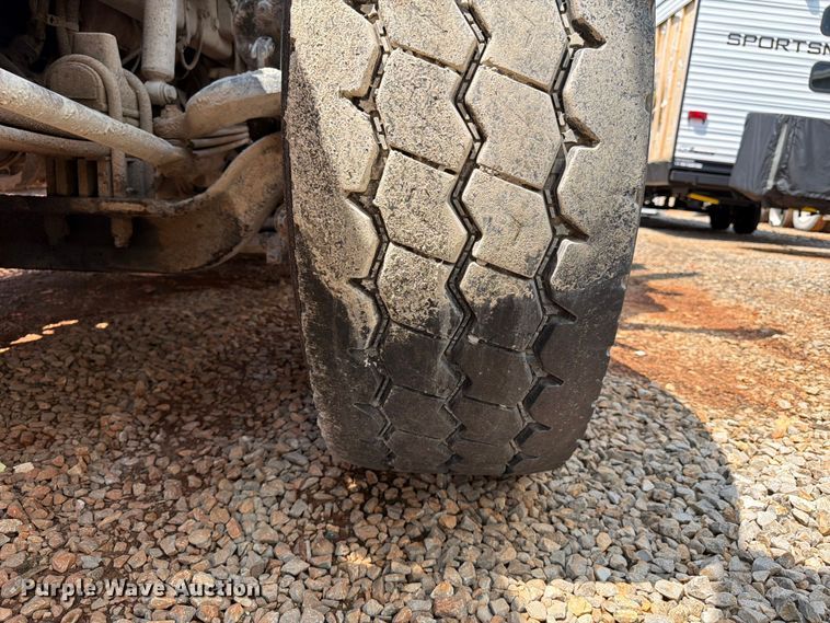 image for item YA3890 2019 Kenworth T880 dump truck