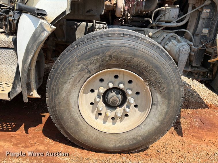 image for item YA3890 2019 Kenworth T880 dump truck