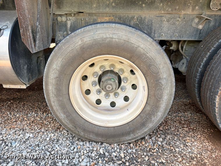 image for item YA3890 2019 Kenworth T880 dump truck