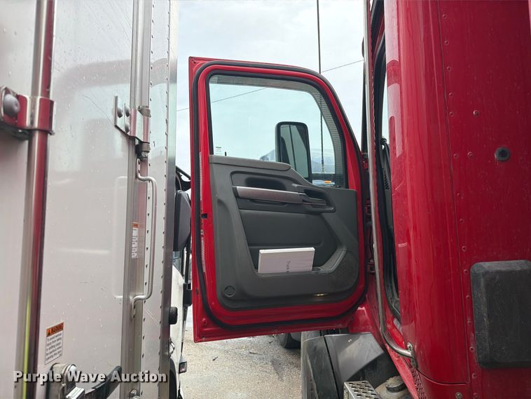 image for item YA3935 2018 Kenworth T880 dump truck