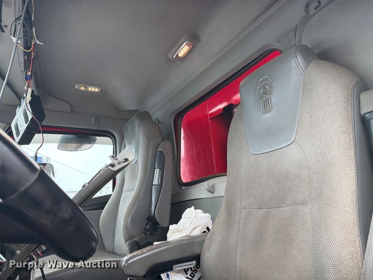 image for item YA3935 2018 Kenworth T880 dump truck