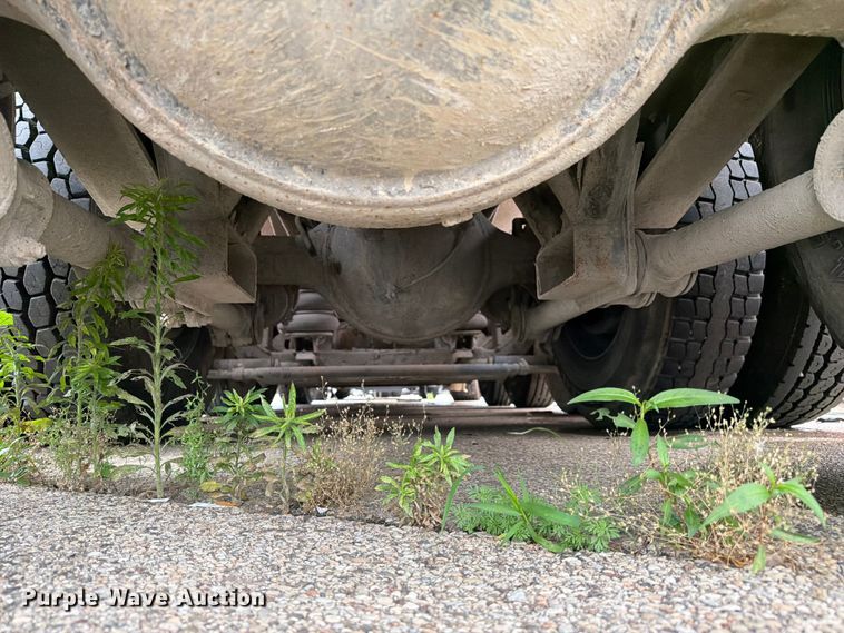 image for item YA3935 2018 Kenworth T880 dump truck