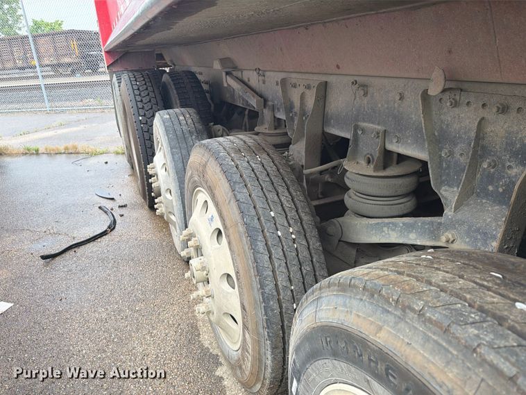 image for item YA3935 2018 Kenworth T880 dump truck