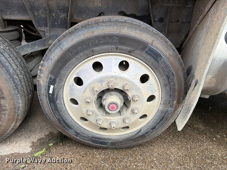 image for item YA3935 2018 Kenworth T880 dump truck