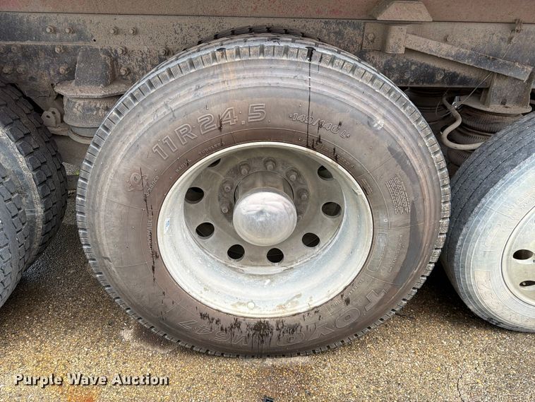 image for item YA3935 2018 Kenworth T880 dump truck
