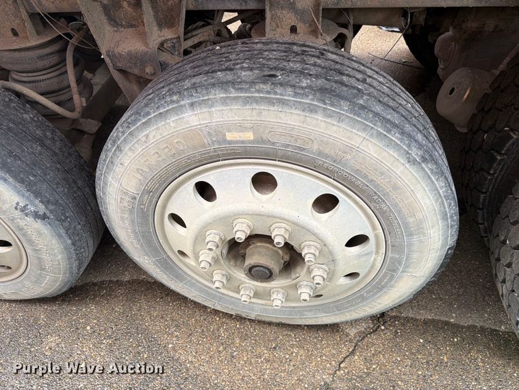image for item YA3935 2018 Kenworth T880 dump truck