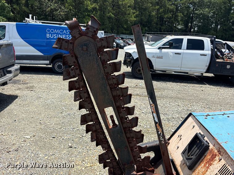 image for item YA3955 2005 Ditch Witch 410SX trencher