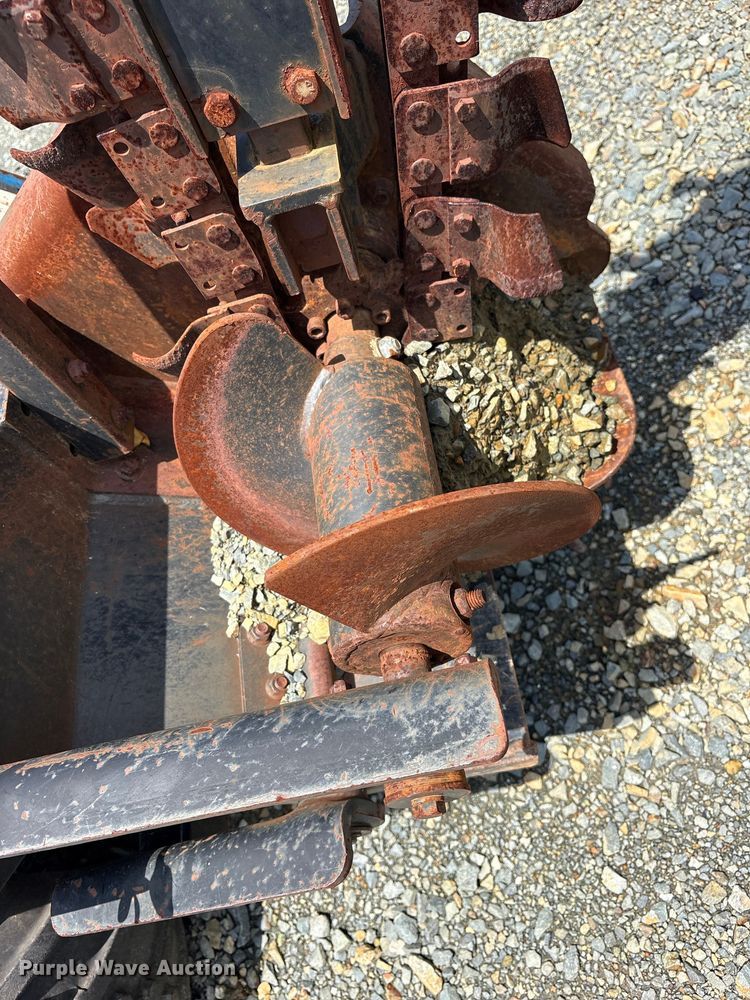 image for item YA3955 2005 Ditch Witch 410SX trencher