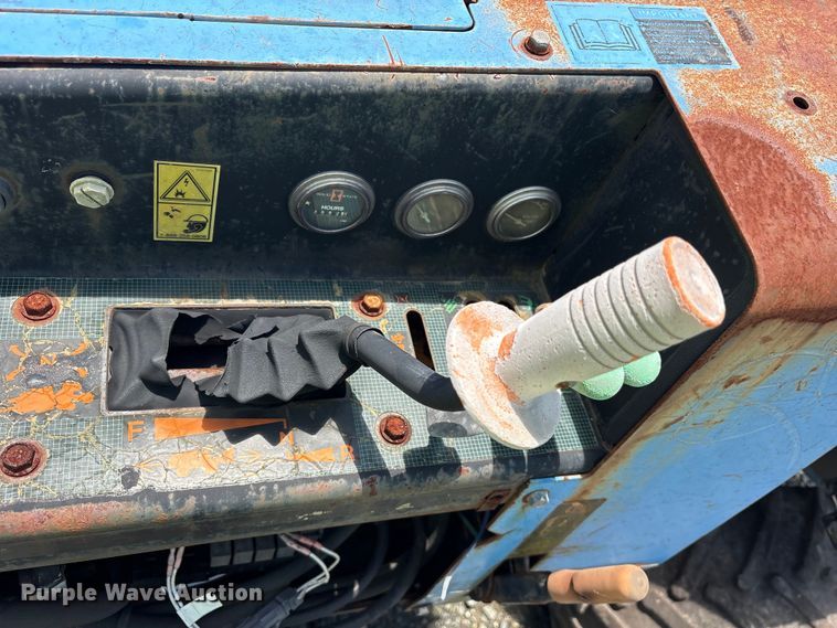 image for item YA3955 2005 Ditch Witch 410SX trencher