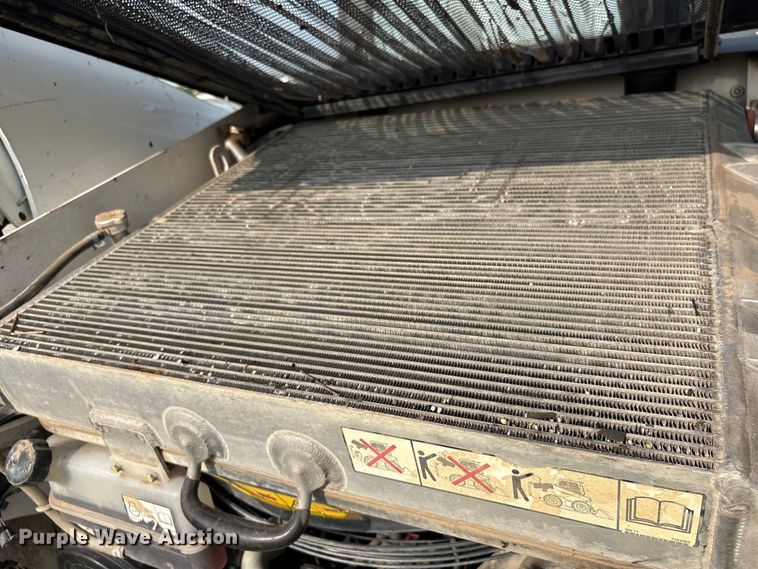 image for item YA4050 2021 Bobcat T76 tracked skid steer loader