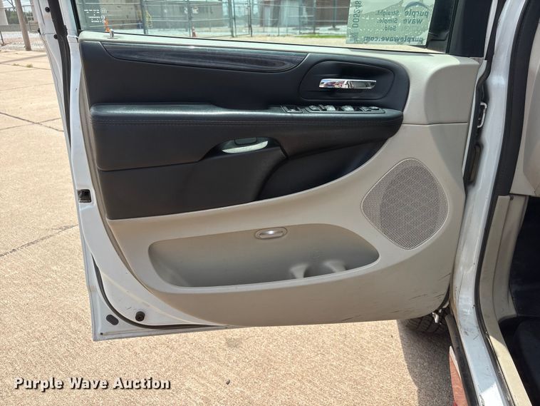 image for item DO5248 2015 Dodge Grand Caravan van