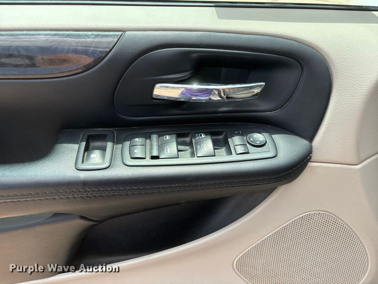 image for item DO5248 2015 Dodge Grand Caravan van