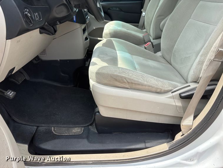 image for item DO5248 2015 Dodge Grand Caravan van