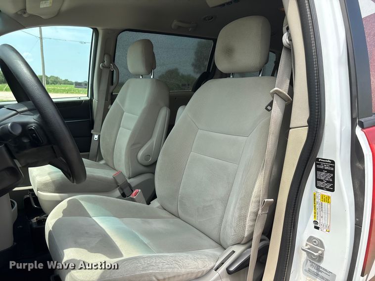 image for item DO5248 2015 Dodge Grand Caravan van