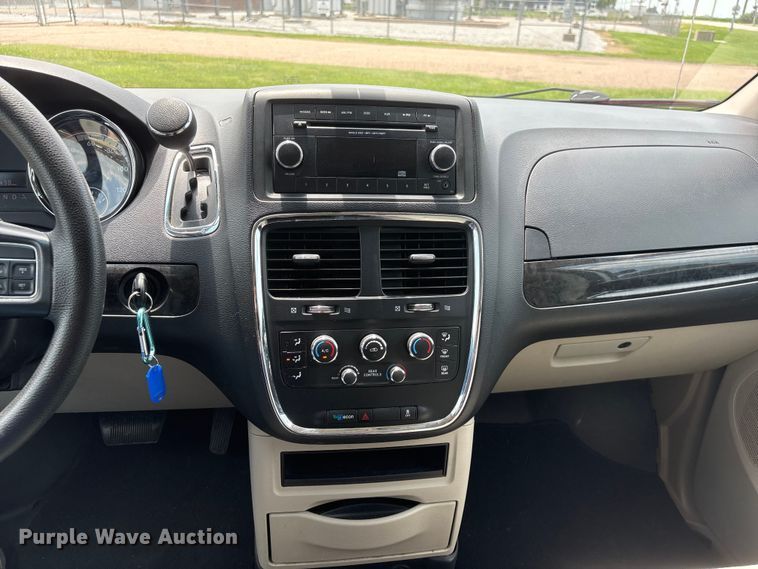 image for item DO5248 2015 Dodge Grand Caravan van