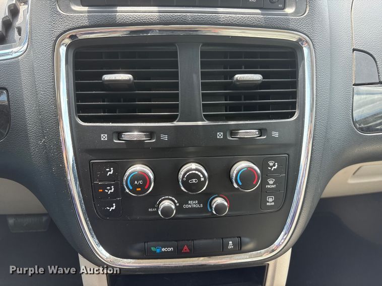 image for item DO5248 2015 Dodge Grand Caravan van