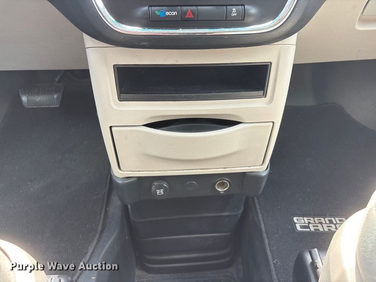 image for item DO5248 2015 Dodge Grand Caravan van