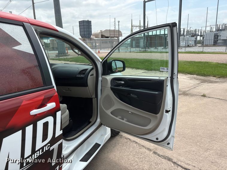 image for item DO5248 2015 Dodge Grand Caravan van