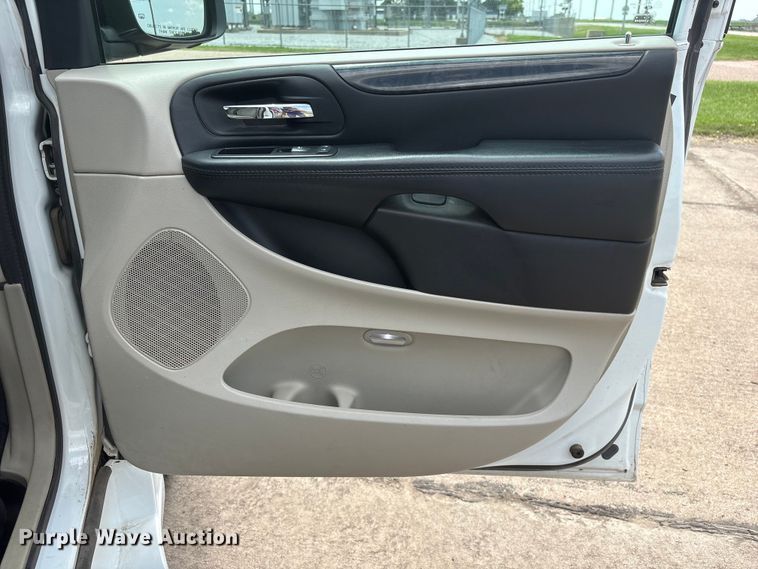 image for item DO5248 2015 Dodge Grand Caravan van