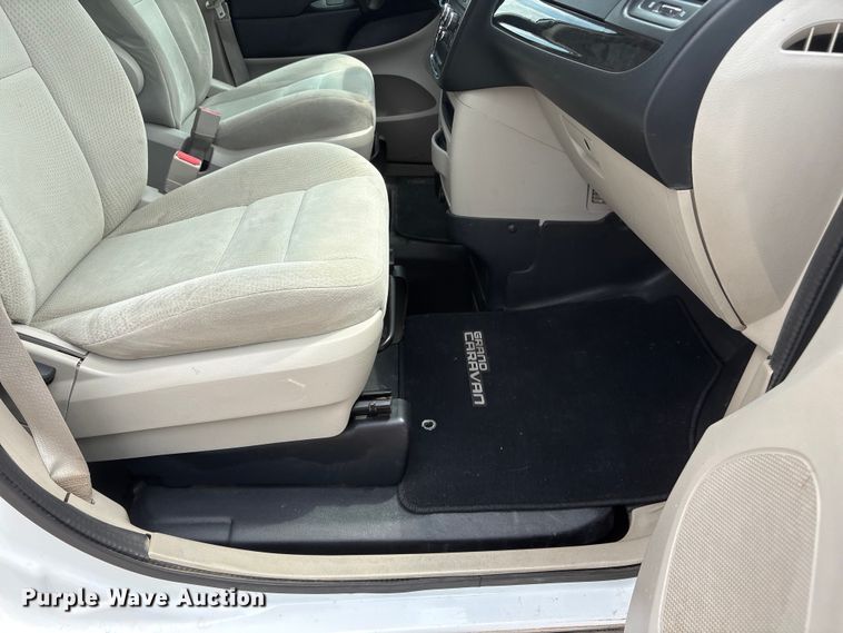 image for item DO5248 2015 Dodge Grand Caravan van