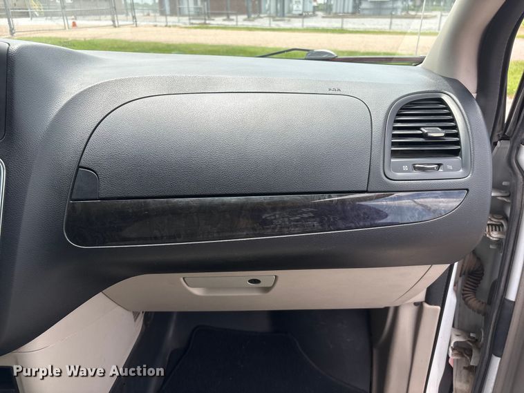 image for item DO5248 2015 Dodge Grand Caravan van