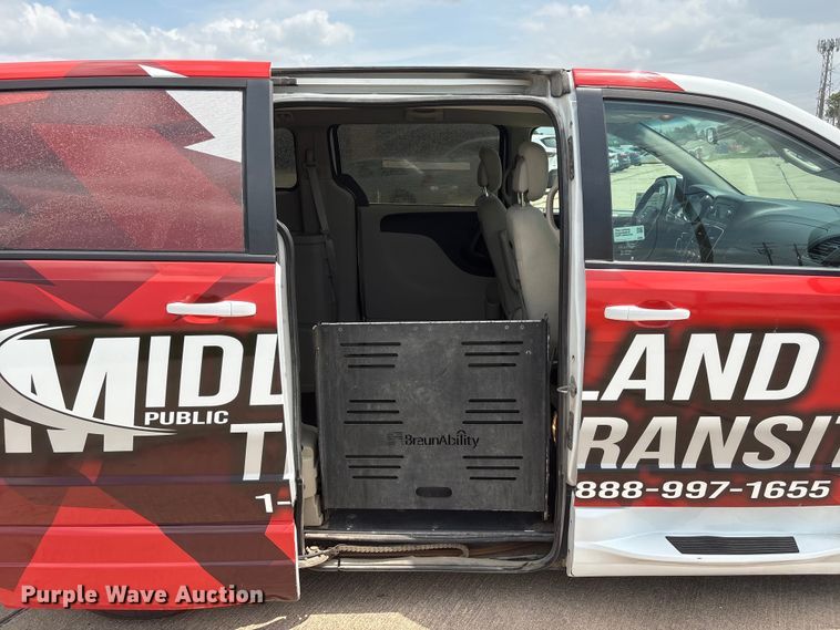 image for item DO5248 2015 Dodge Grand Caravan van