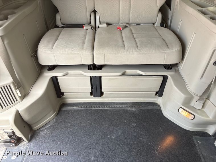 image for item DO5248 2015 Dodge Grand Caravan van