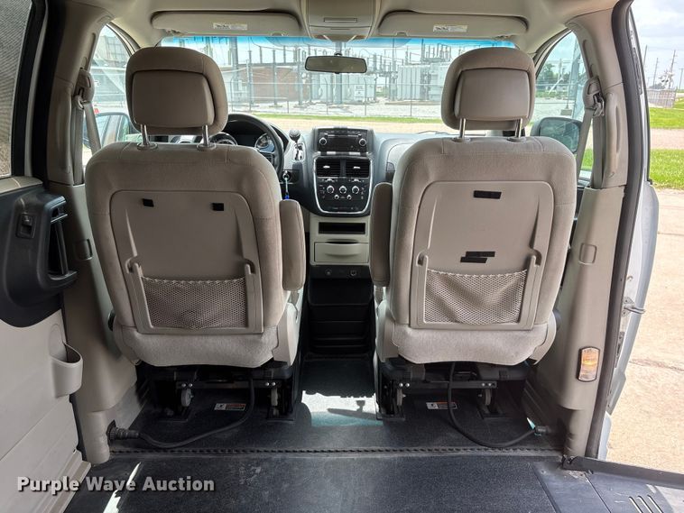 image for item DO5248 2015 Dodge Grand Caravan van