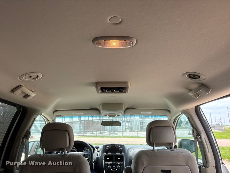image for item DO5248 2015 Dodge Grand Caravan van