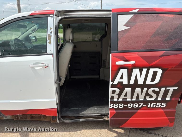 image for item DO5248 2015 Dodge Grand Caravan van