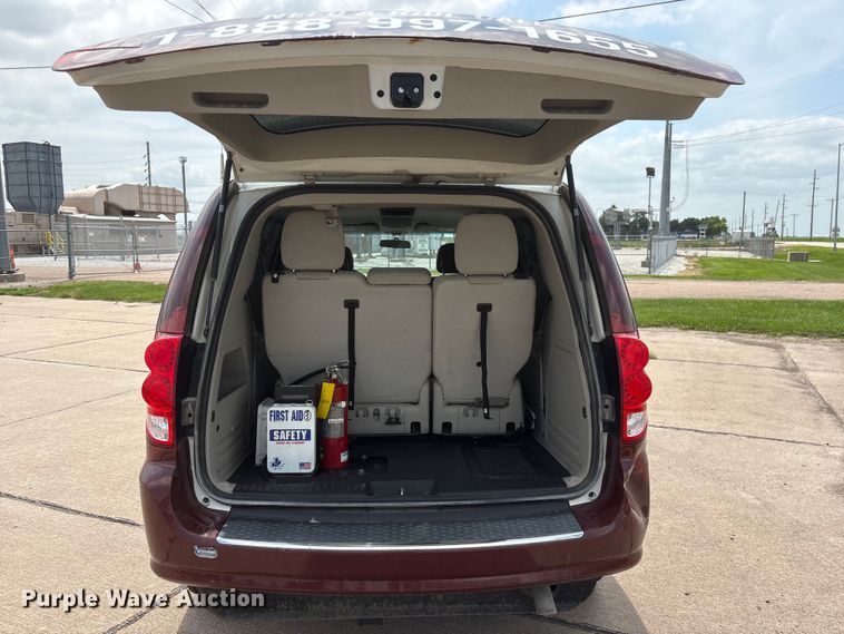 image for item DO5248 2015 Dodge Grand Caravan van