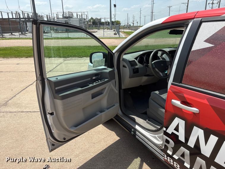 image for item DO5249 2009 Dodge Grand Caravan van