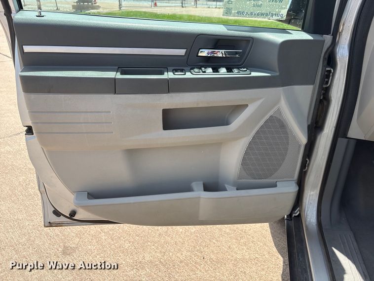 image for item DO5249 2009 Dodge Grand Caravan van