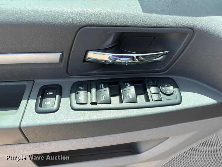 image for item DO5249 2009 Dodge Grand Caravan van