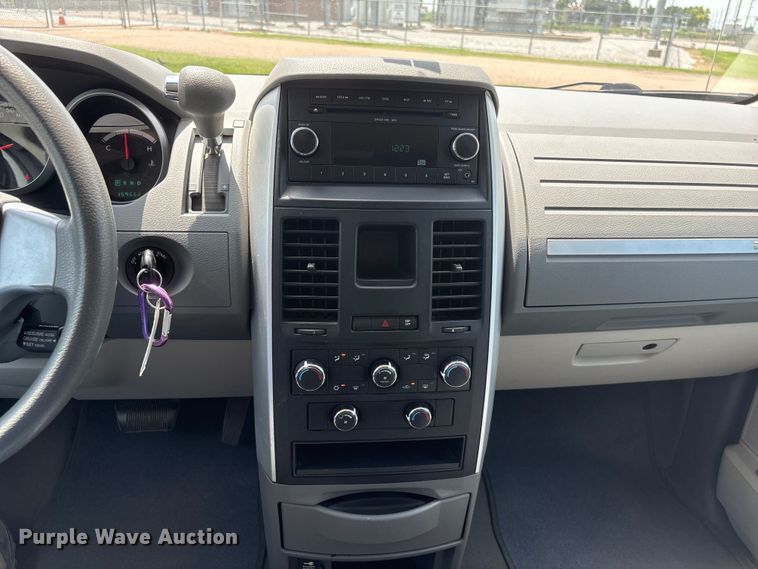 image for item DO5249 2009 Dodge Grand Caravan van