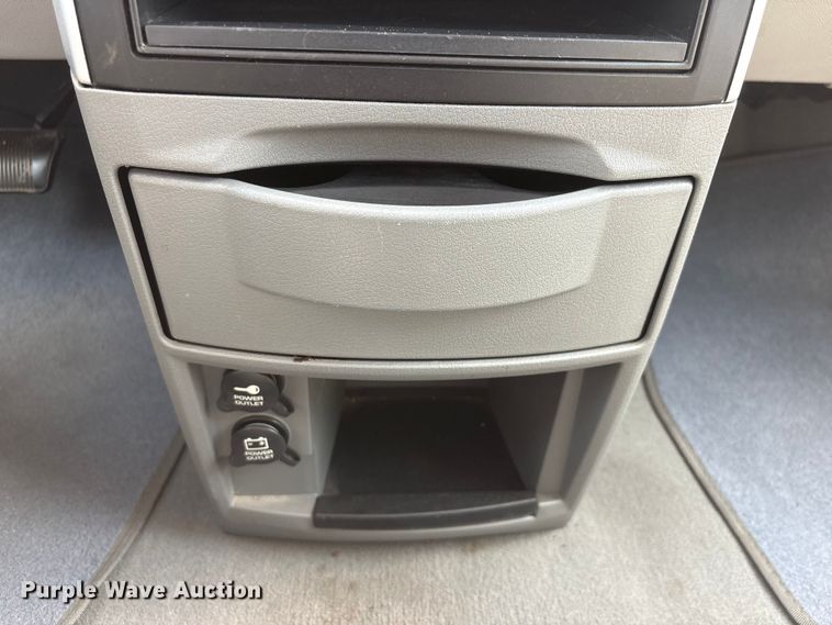 image for item DO5249 2009 Dodge Grand Caravan van