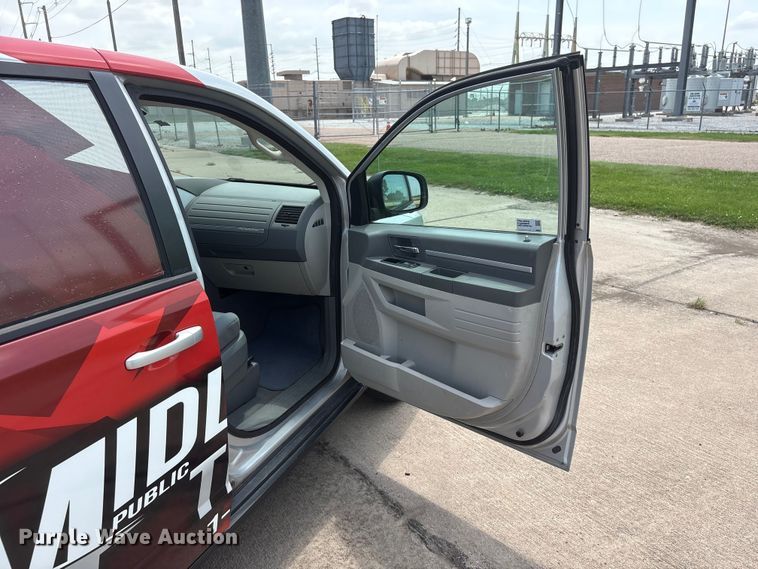 image for item DO5249 2009 Dodge Grand Caravan van
