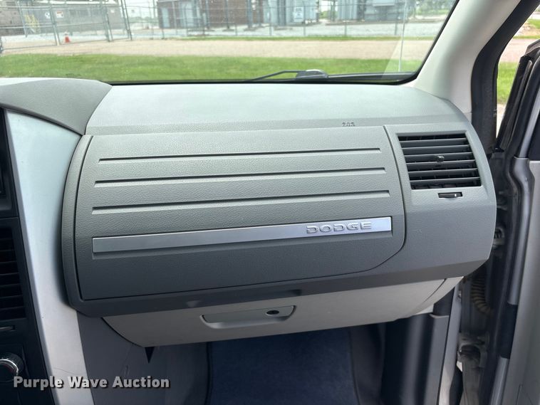 image for item DO5249 2009 Dodge Grand Caravan van