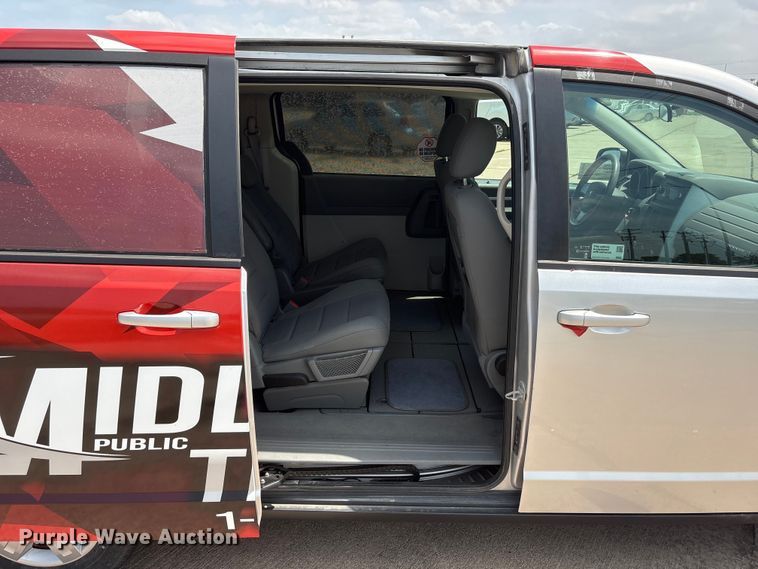 image for item DO5249 2009 Dodge Grand Caravan van