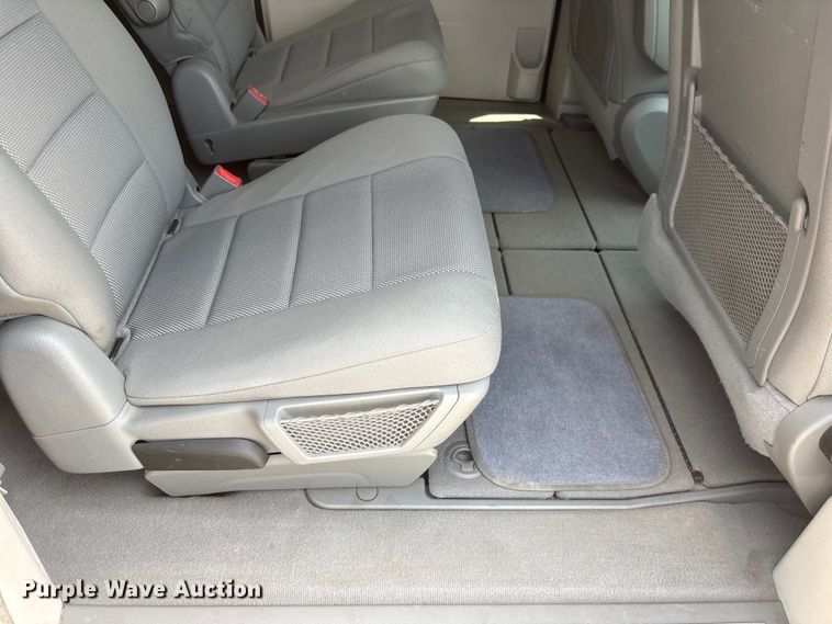 image for item DO5249 2009 Dodge Grand Caravan van