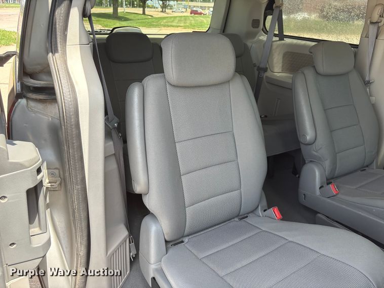 image for item DO5249 2009 Dodge Grand Caravan van