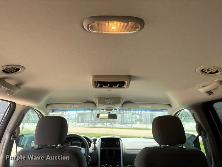 image for item DO5249 2009 Dodge Grand Caravan van