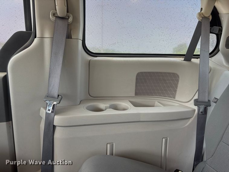 image for item DO5249 2009 Dodge Grand Caravan van