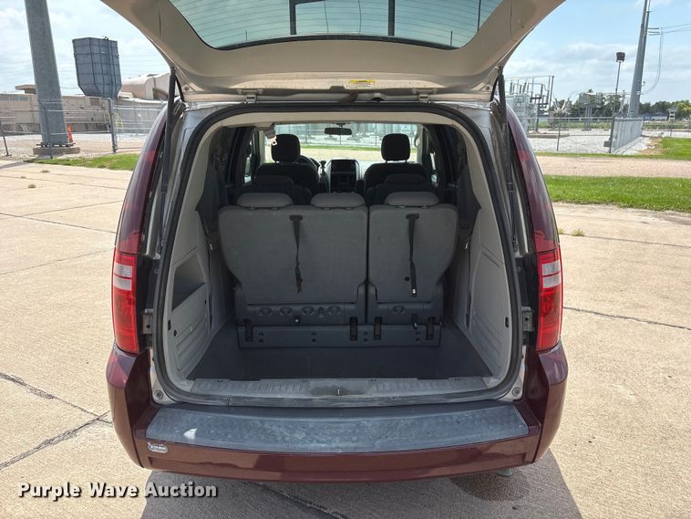image for item DO5249 2009 Dodge Grand Caravan van