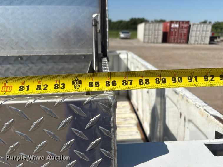 image for item DO5268 2000 Chevrolet C3500 pickup truck