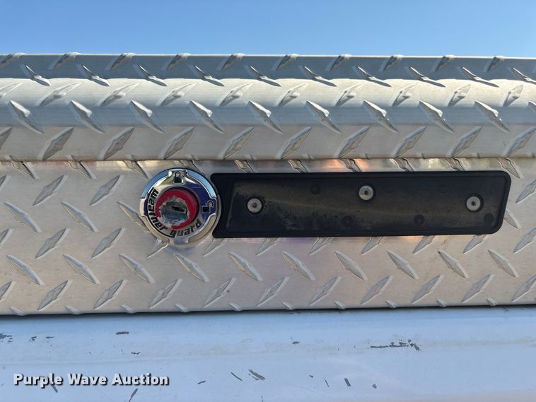 image for item DO5268 2000 Chevrolet C3500 pickup truck
