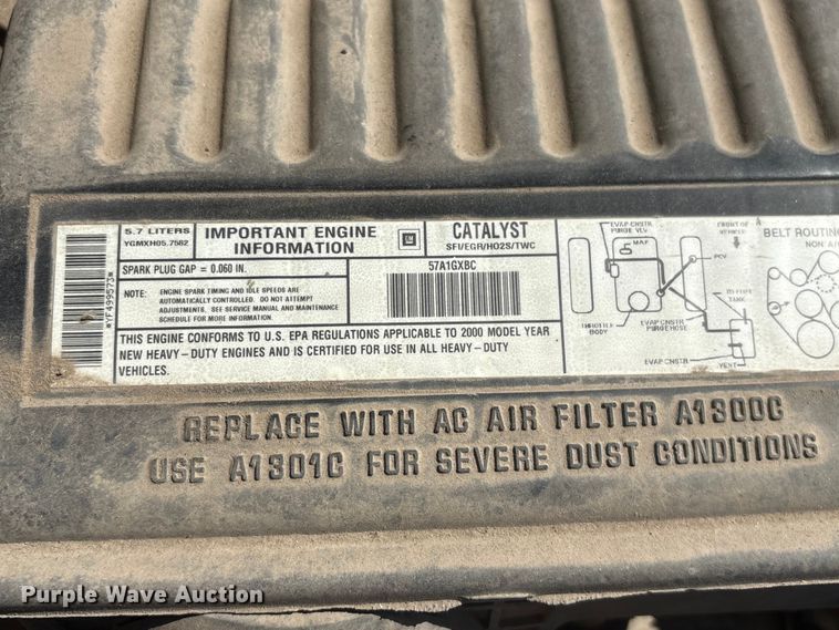 image for item DO5268 2000 Chevrolet C3500 pickup truck
