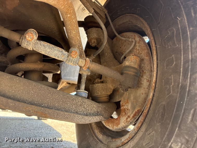 image for item DO5268 2000 Chevrolet C3500 pickup truck